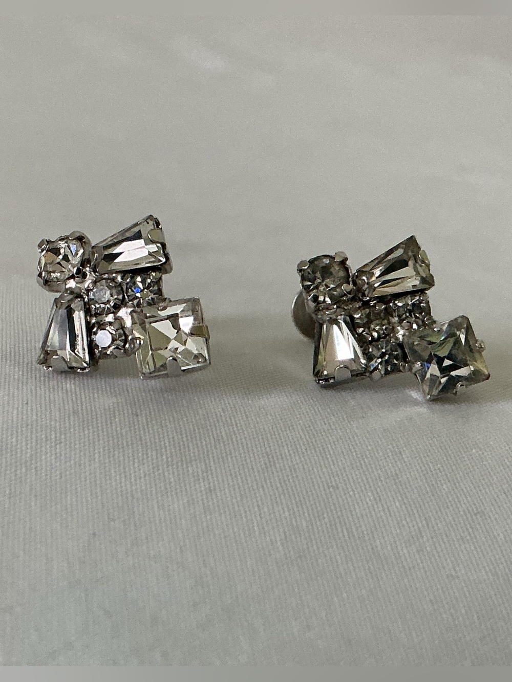 “PARCO PROV” Baguette Faceted Crystal Screwback Earrings Vintage